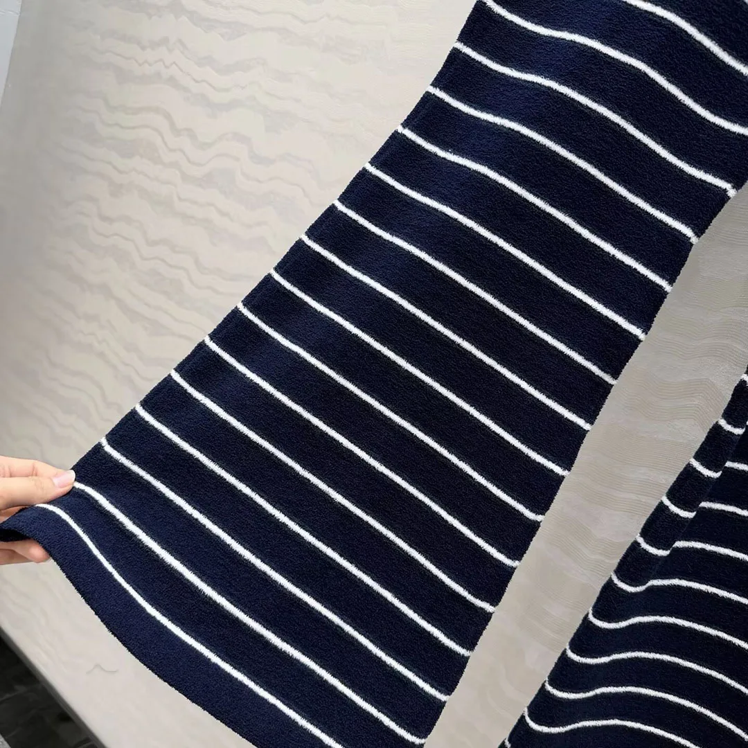 2026 新しい春のファッションネイビーカラーストライプ柄ニットフレアパンツ女性弾性ハイウエストヴィンテージズボン