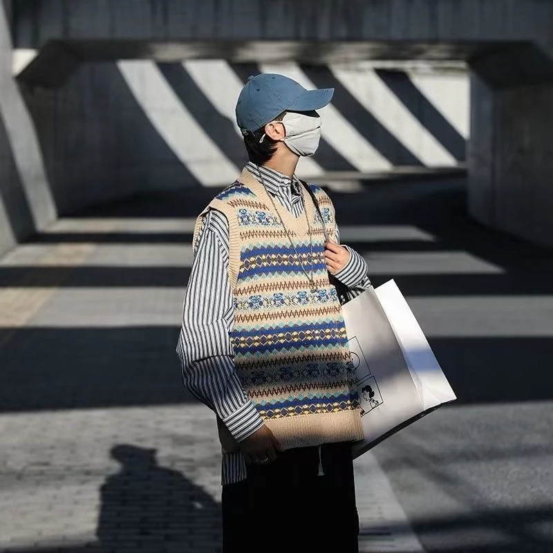 Men's Japanese Retro V-Neck Knit Vest Striped Pullover Layered Cardigan Korean Style Casual Loose Spring Autumn Versatile