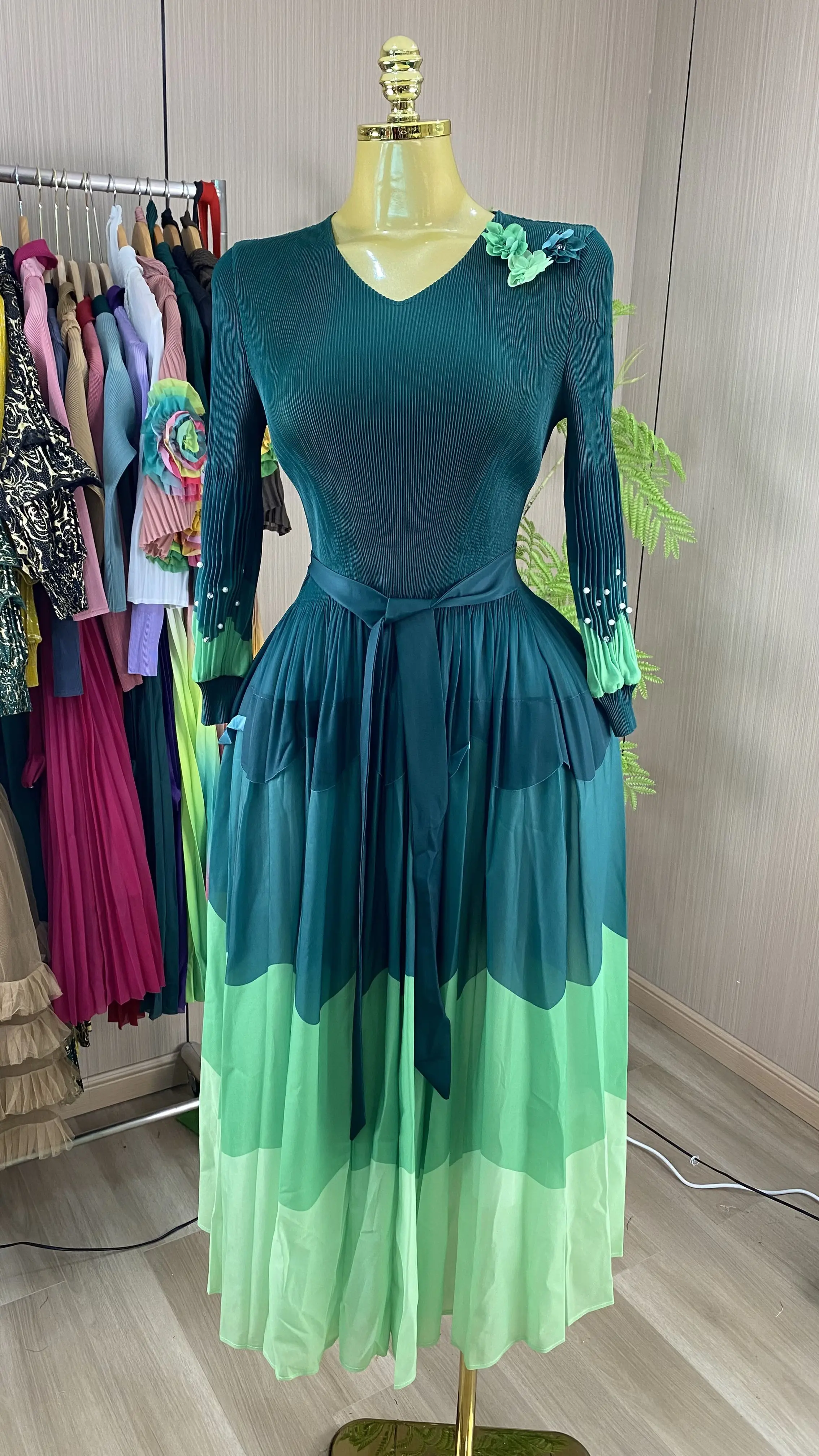 Women's Plus-Size Oversized Pleated Long Party Dress – Casual Color-Block Ombré Style-GZXX1044