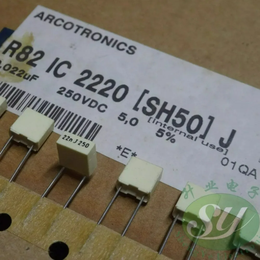 

20pcs/lot AV R82 0.022uf 250V 22nf 223 Brand New 5mm Film Capacitor (Thickness: 3mm) R82IC2220[SH50]J