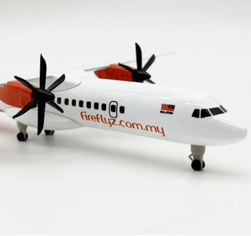

Model Diecast Alloy 20CM Airplane Aircraft Firefly ART Airlines Airways Plane ATR Airways Firefly Propeller With Stand Decor