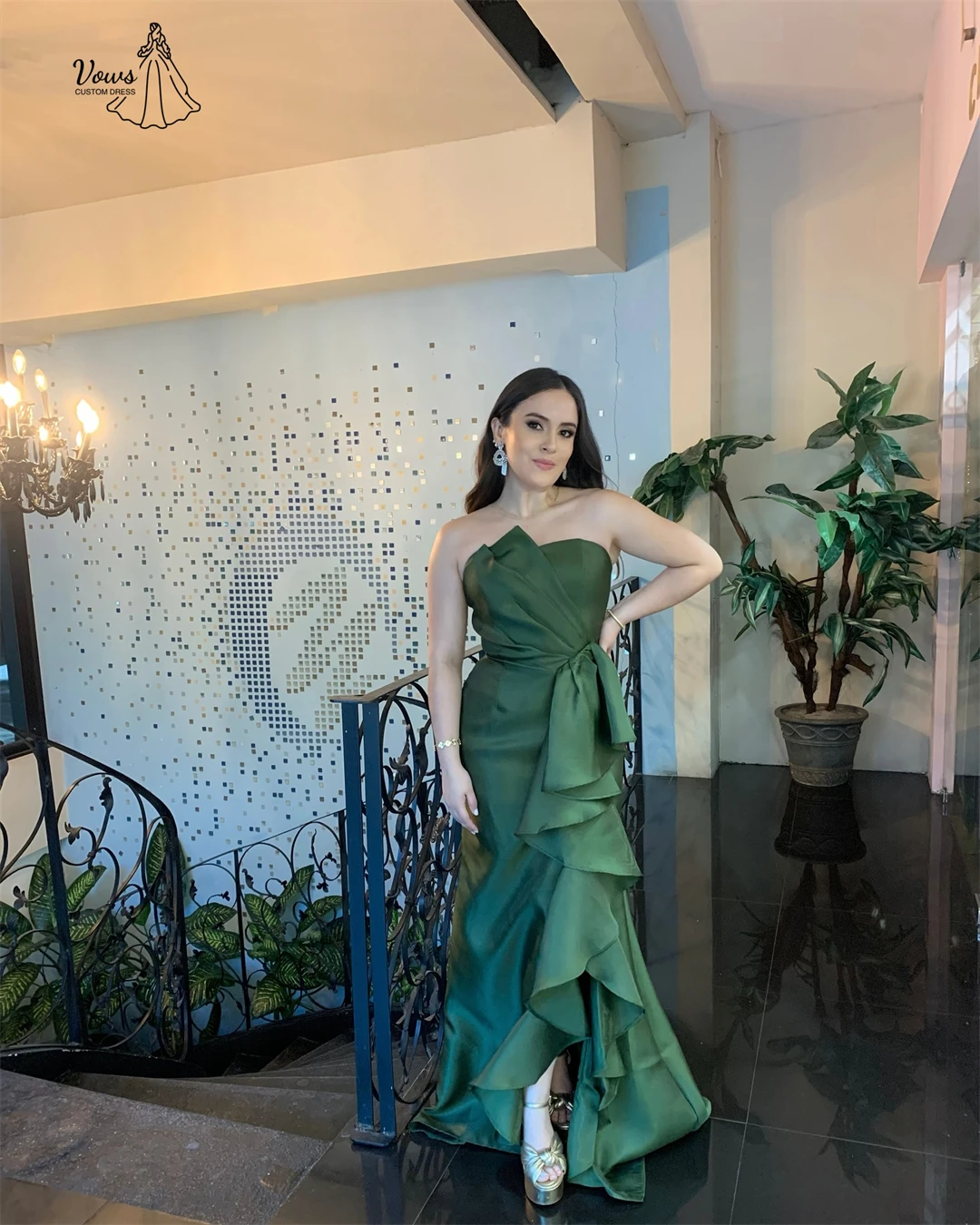 فساتين سهرة من قماش الساتان من Vows فساتين لحضور الحفلات الموسيقية الأنيقة للسيدات 2025 خط فستان سهرة نسائي مصنوع حسب الطلب فستاين سهرة/فساتين الحفلات الخضراء