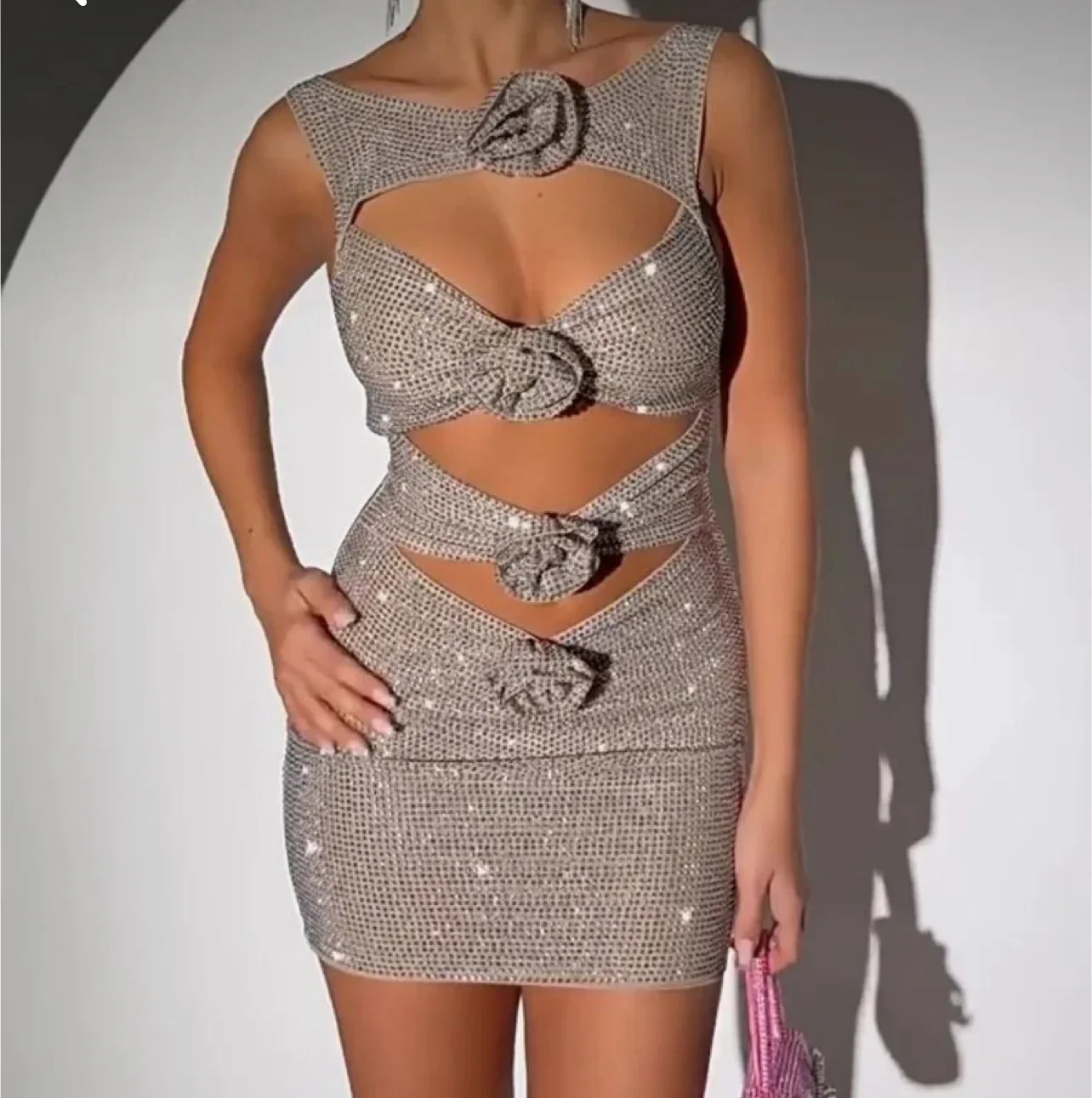 

Сексуальное роскошное мини-платье с бриллиантами и 3D цветами, женское облегающее платье без рукавов с вырезами и блестящими стразами, коктейльная вечеринка знаменитостей