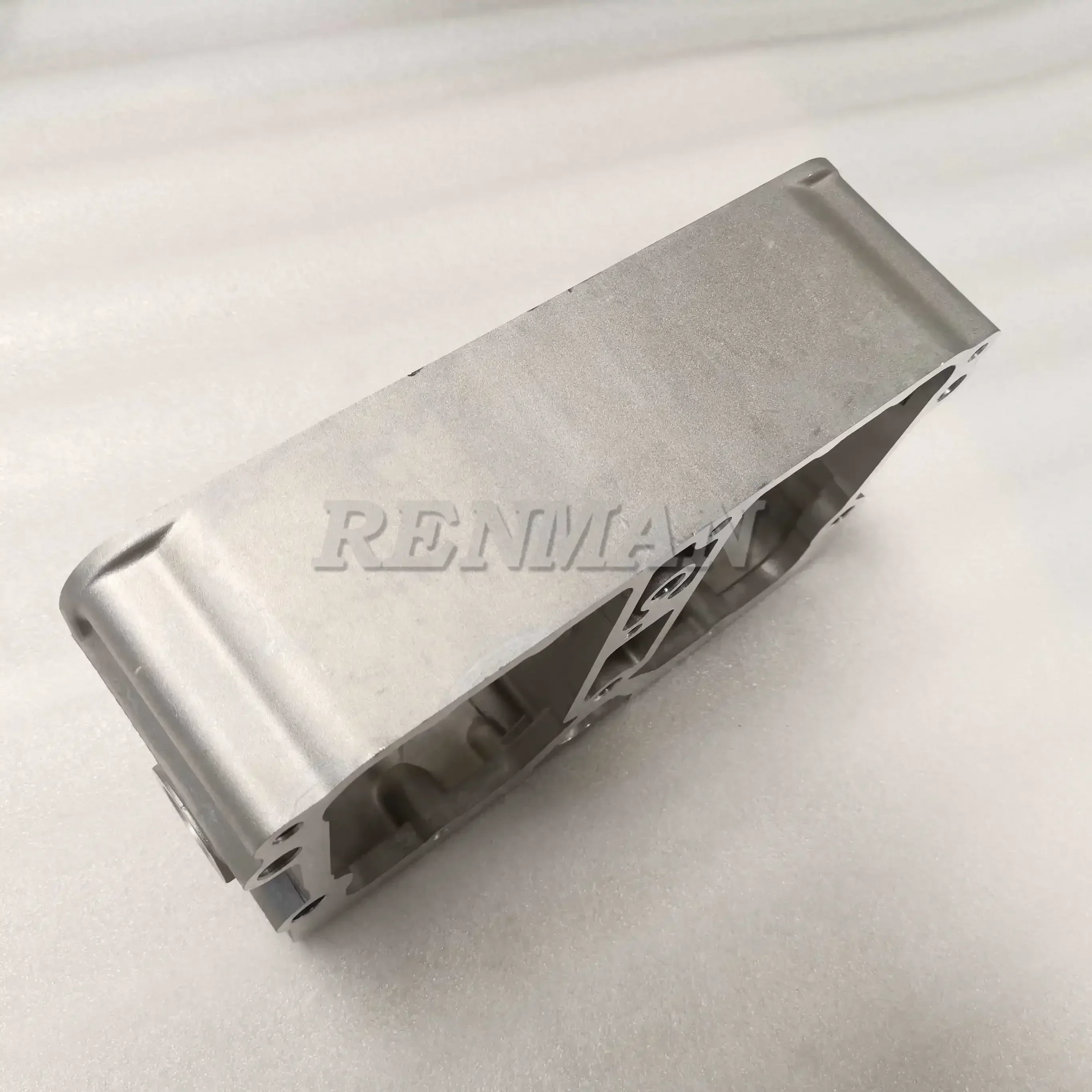 

NEW Cummins NT855 Engine Rocker Lever Housing 3047479 3052170