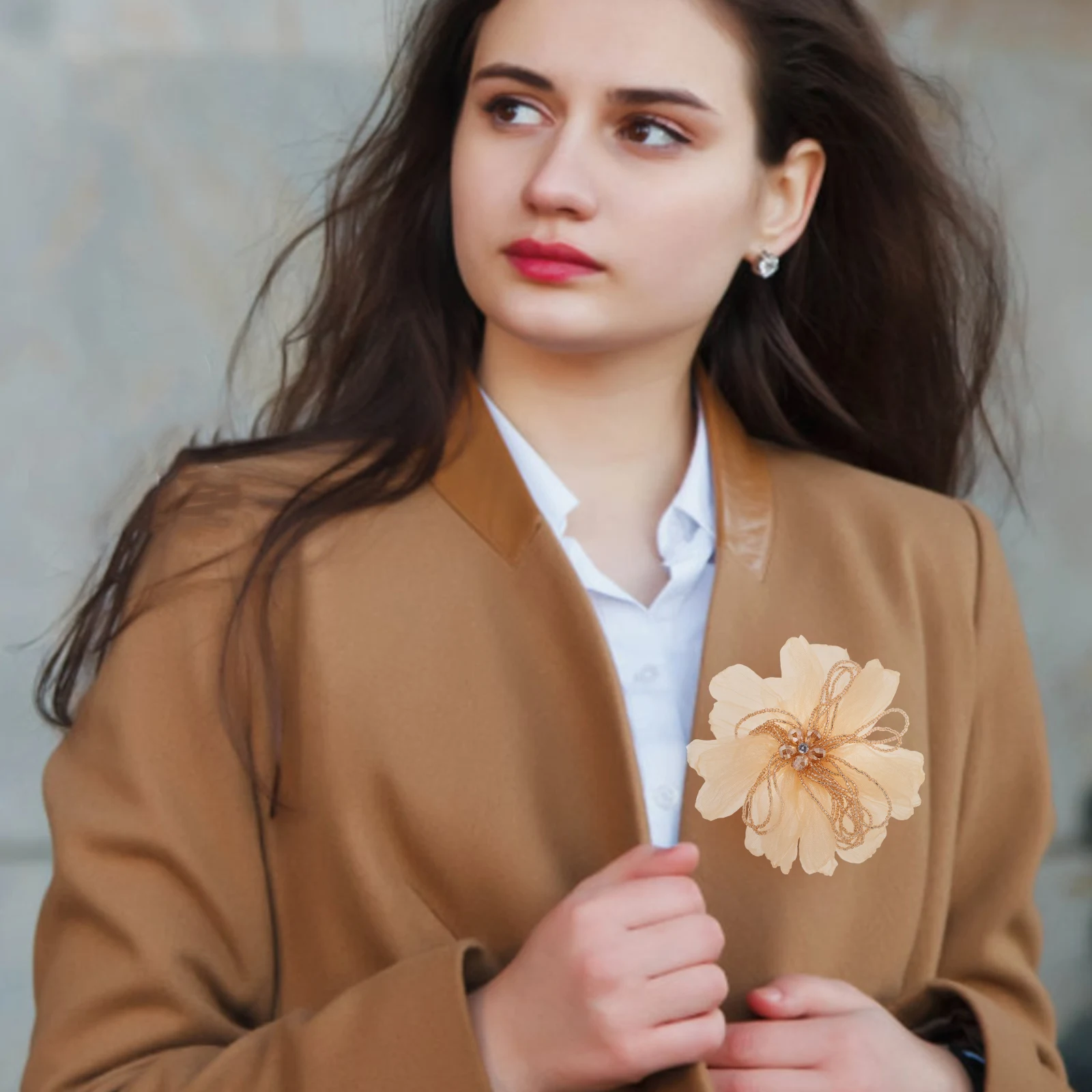 

Elegant Flower Brooch Pin for Women Fabric Floral Brooch with Sophisticated Design Versatile Accessory for Dresses Evening