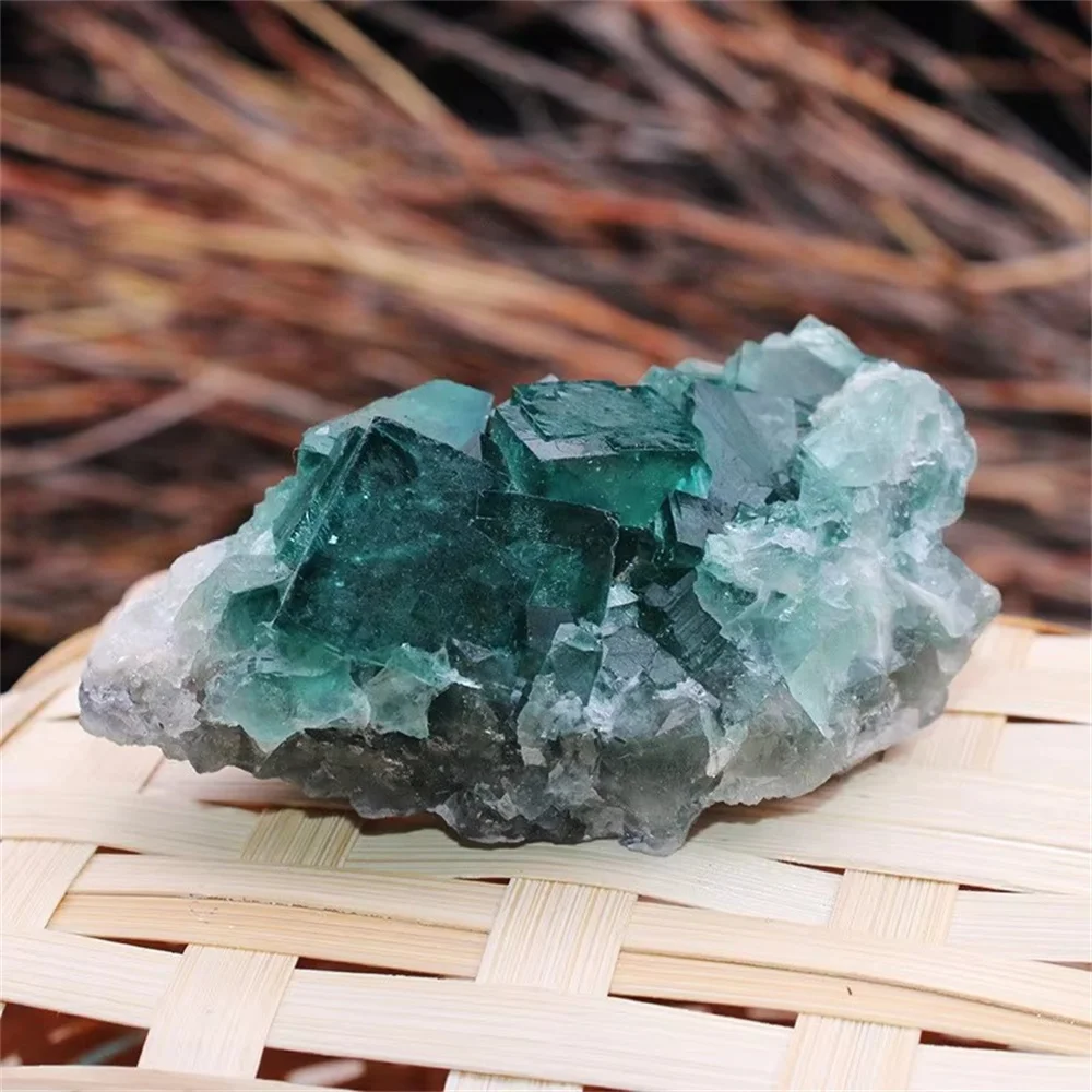 1pc Natural crystals green fluorite Mineral specimen cluster Stones and Healing crystal Home decoration