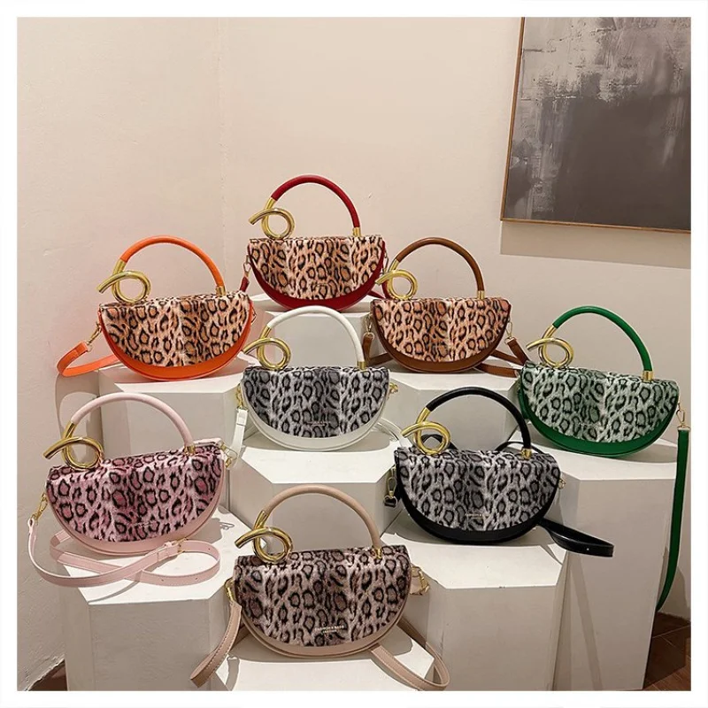 

Women's Hand Bags Crafted From Genuine Leather Boasting Paris Style And Famous Vintage Stylish Look​