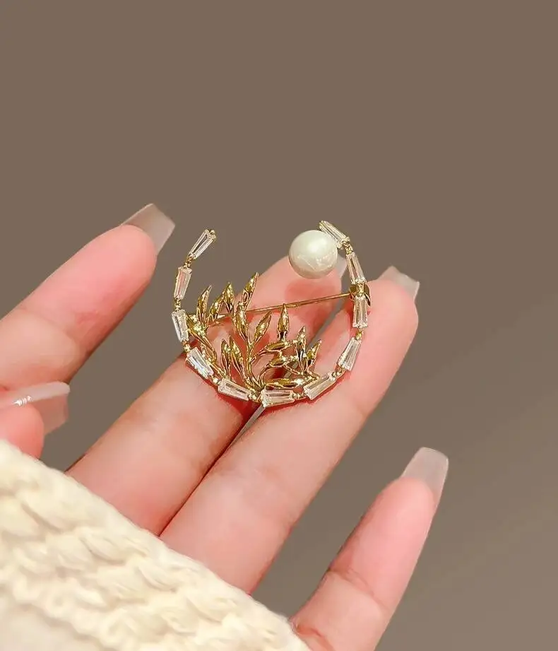 New product AAAA8-9mm natural pearl matte gold bamboo garden leaf brooch elegant chest flower brooch