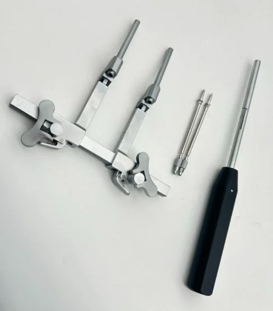 Cervical Retractor Spreader Bilateral Adjustable Distraction Pins Movable Orthopedic Tool Complete Set Neck Retractor Kit