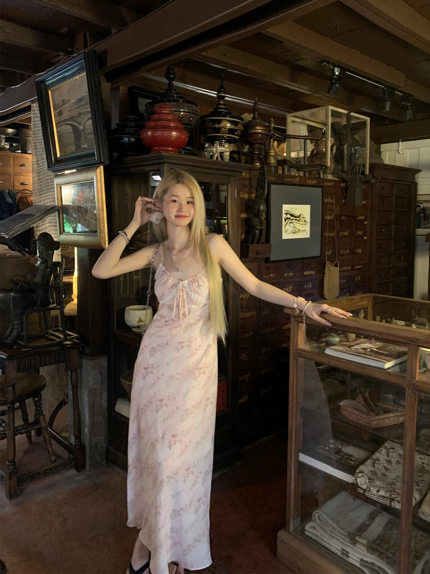 

Новое летнее женское платье больших размеров с цветочным принтом, розовыми цветочными вставками и бретелями, приталенное, А-силуэт, длинное, в корейском стиле, облегающее