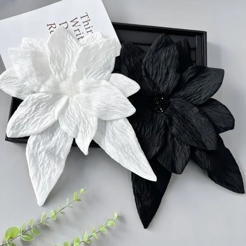 Vintage Fabric Pleated Large Flower Brooches Fashion Elegant Corsage Lapel Pins for Women Decoration Clothing Accessories