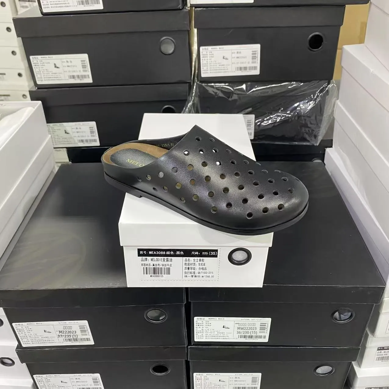 

Hollow out Leather Slip-On Slippers Bla Gel Sole Comfortable Low Heel Casual Sle Women's Sandals Footwear