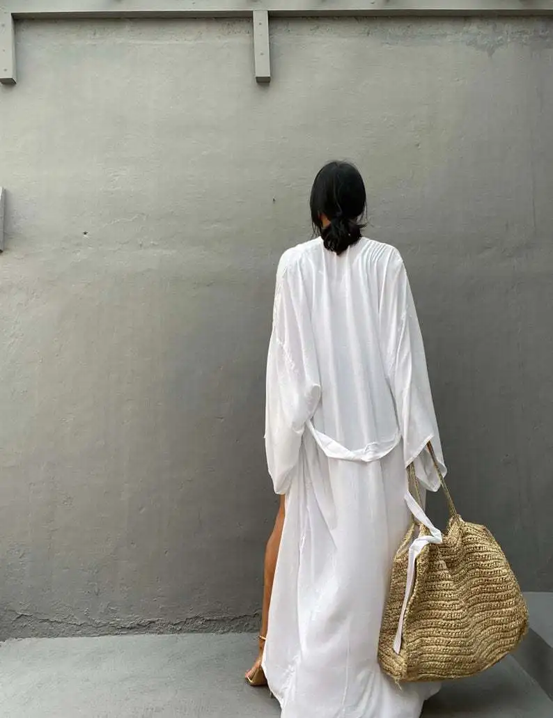 Elegante traje de baño tipo kimono largo con frente abierto y teñido anudado para mujer
