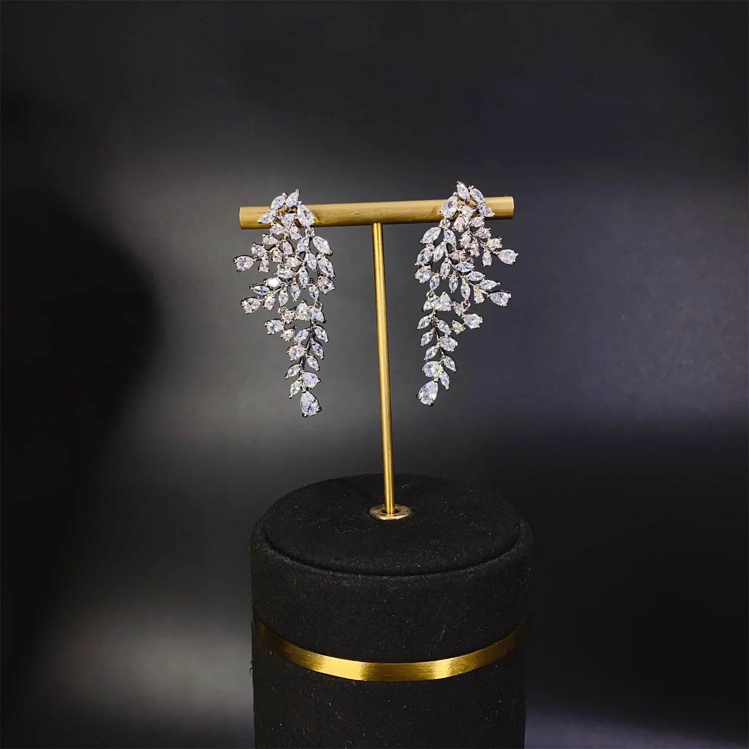 HIBRIDE 2 Pcs Wings Leaf Shaped Fashion Popping Flash Necklace Earrings Summer Ladies Jewellery Set Prom Wedding Event S-715