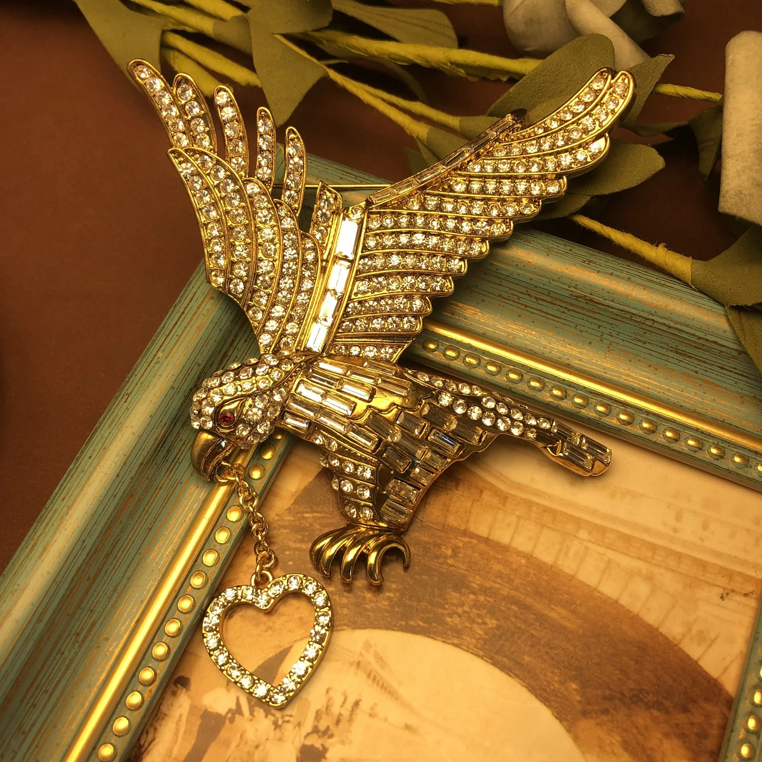 vintage brooch cool animal eagle diamond metal carvind vivid brooch