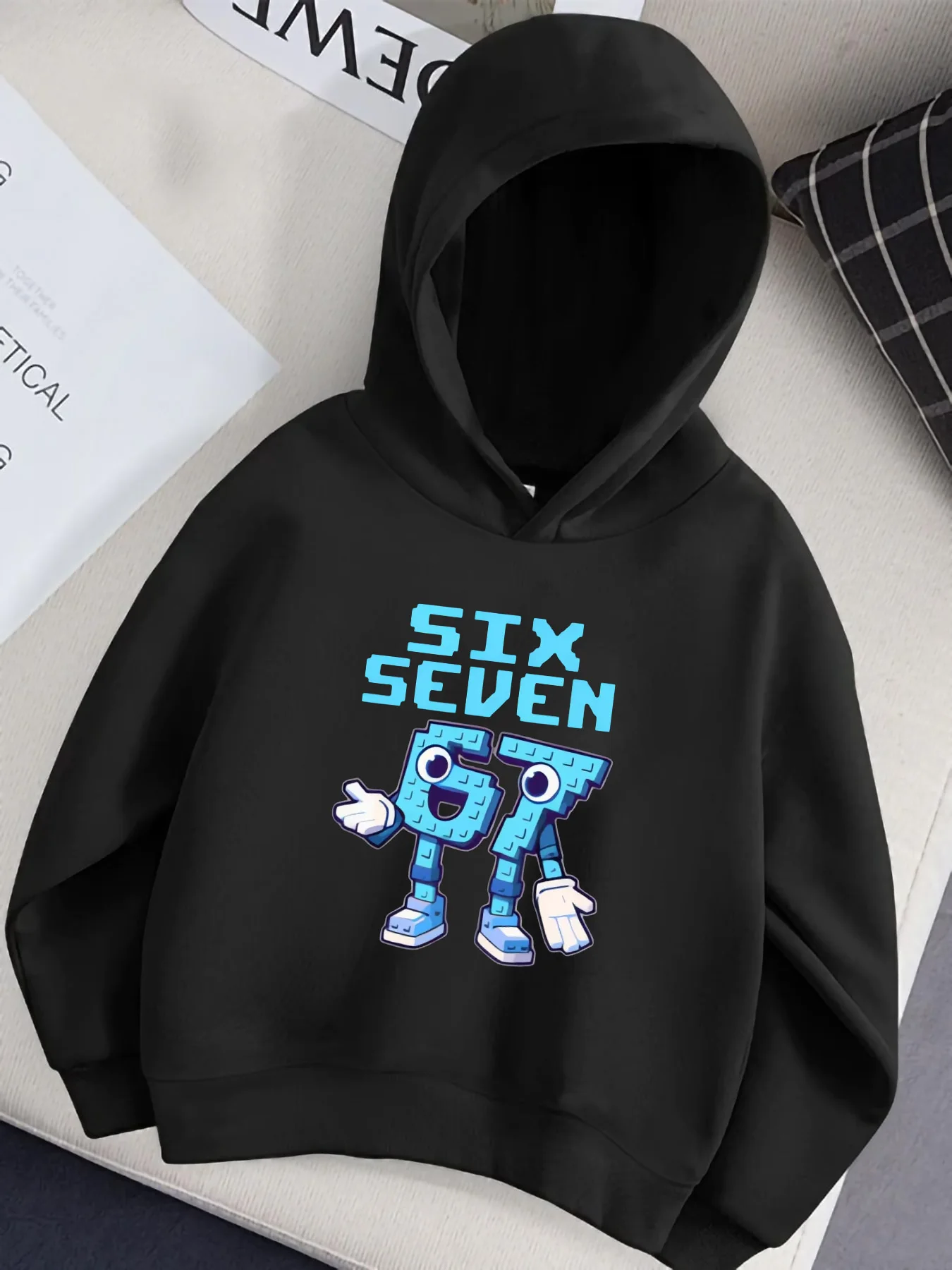 سويت شيرت بقلنسوة أسود بطباعة رقمية مبهرة وذوبان على طراز الشارع للأطفال