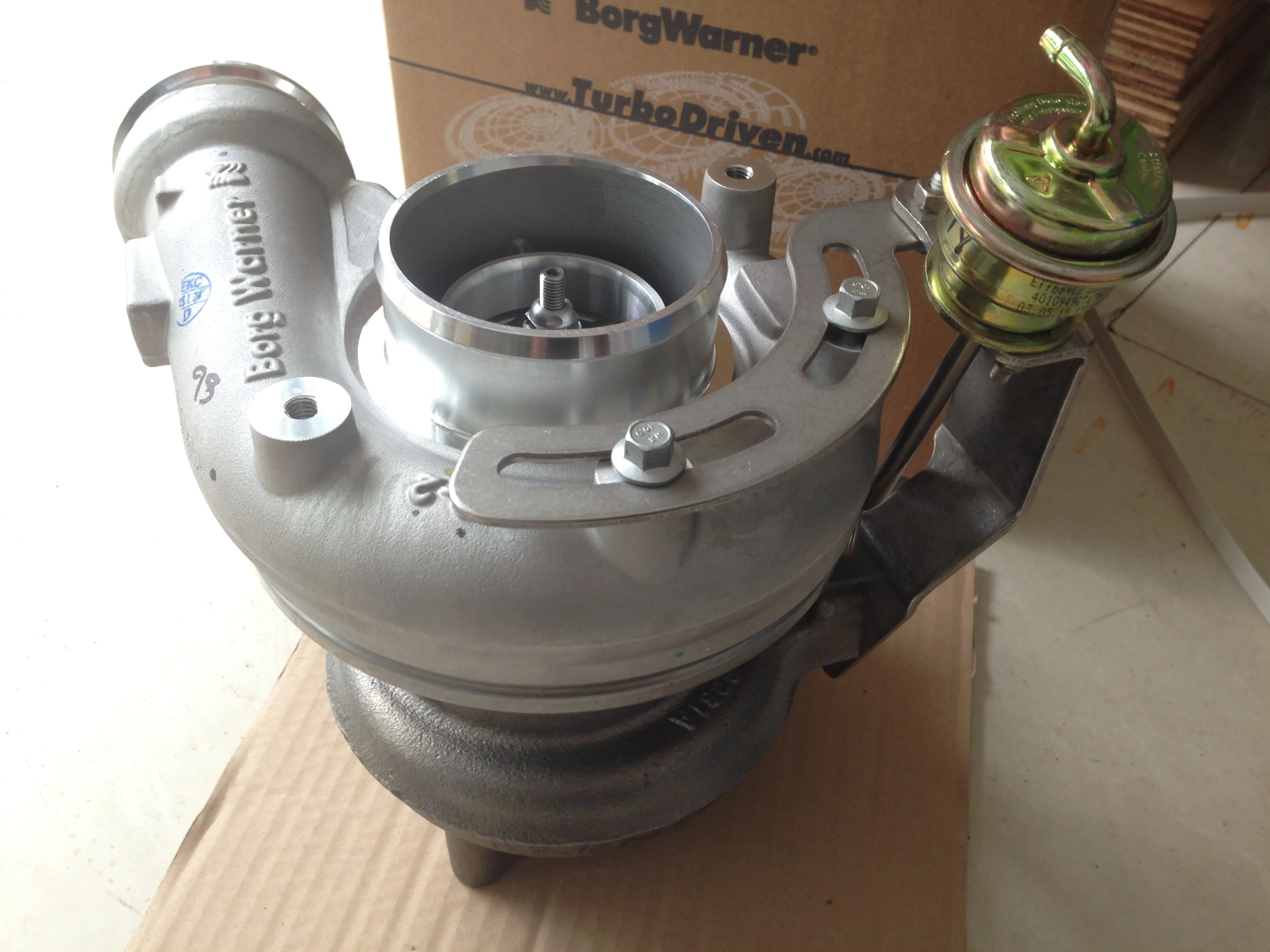 

Запчасти для экскаваторов EC240 EFI Нагнетатель