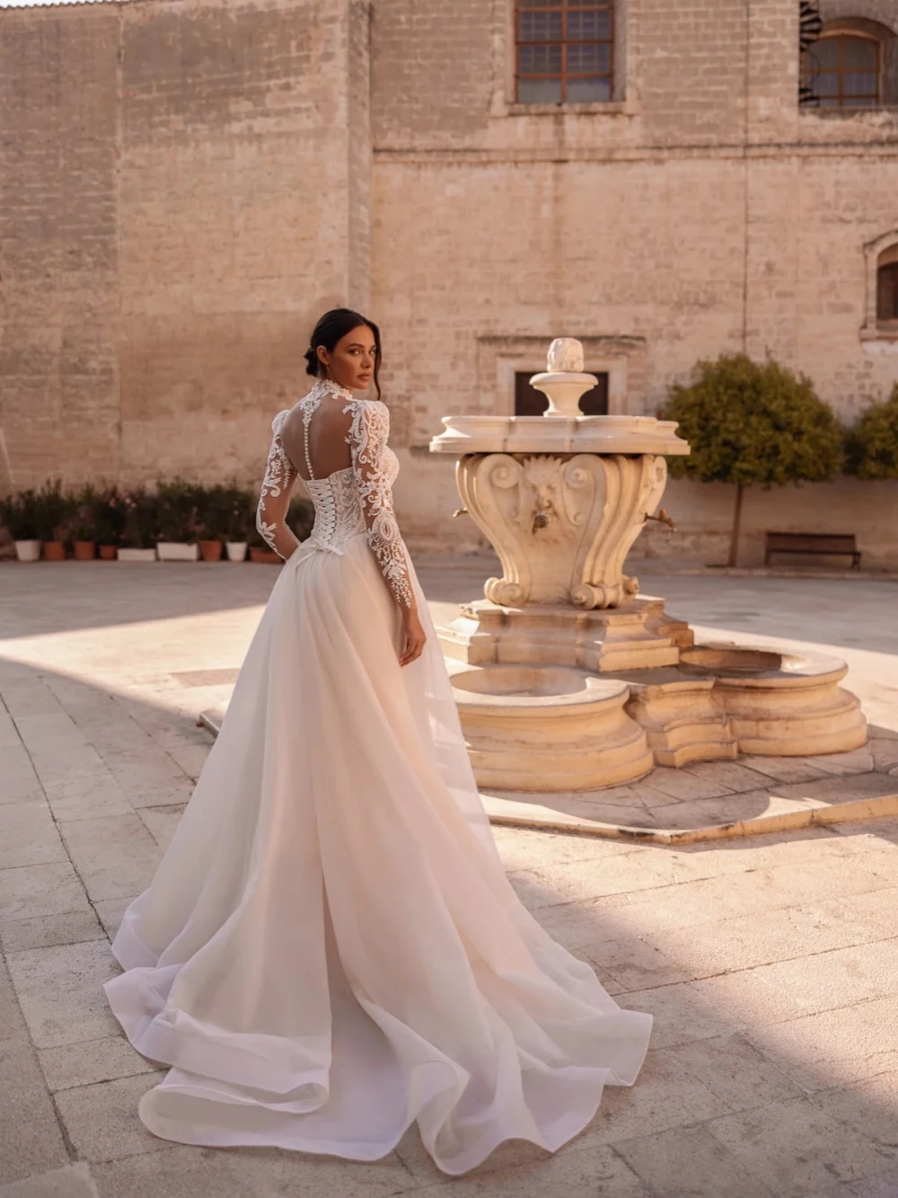 ชุดแต่งงานแขนยาวประดับลูกปัดแบบถอดได้ สีไอวอรี่ คอสูงทรงเมอร์เมด ชุดใหม่สั่งตัดได้ ชุดเจ้าสาวที่มีเสน่ห์