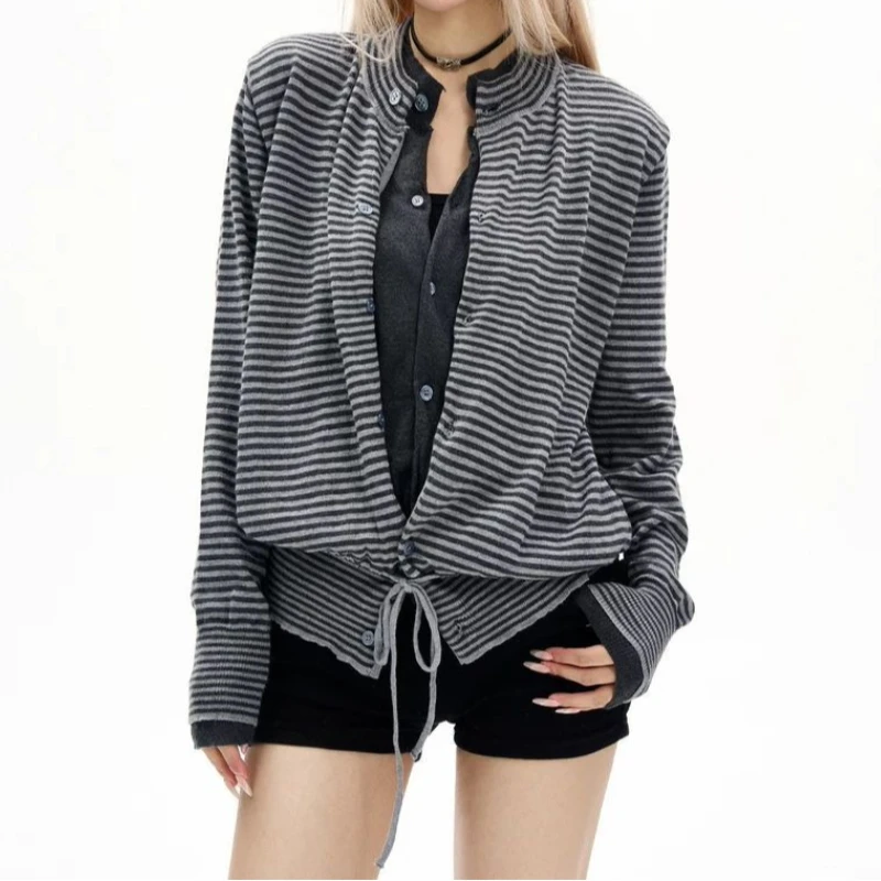 

2026 striped splicing fake two-piece knitted sweater short and wide thin jacket