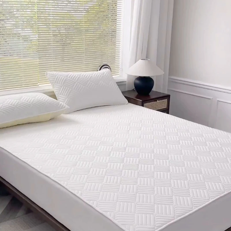 Washed cotton non-slip and anti-cat scratch padded mattress