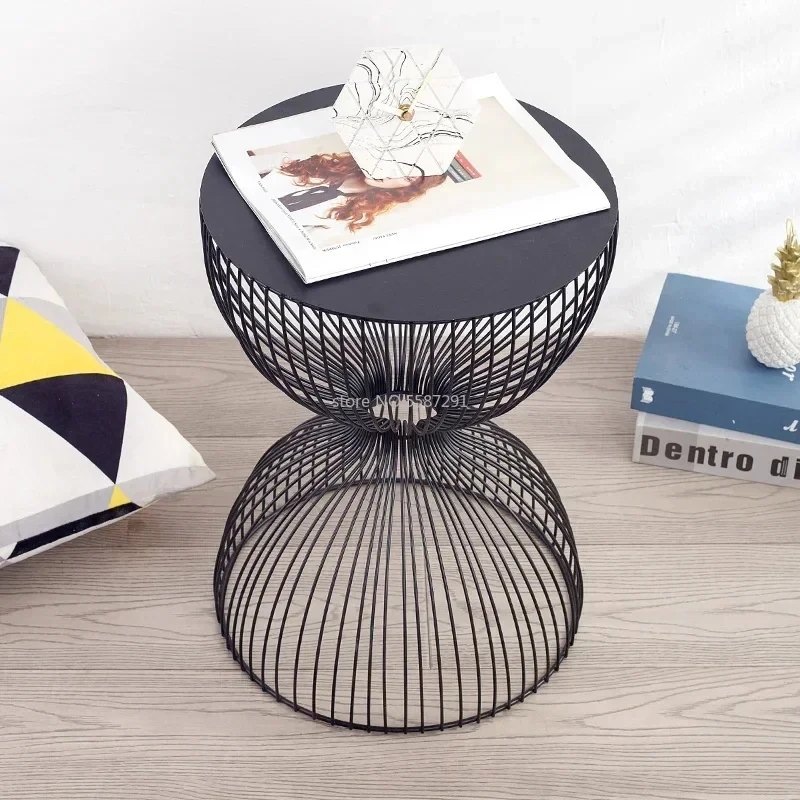 Minimalist Wrought Iron Side Table Bedside Simple Modern Coffee Table Nordic Sofa Cabinet Small Round Outdoor Furniture in stock