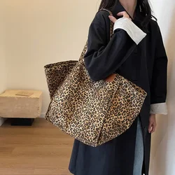 Bolsa feminina de grande capacidade, design leopardo, grandes bolsas de compras para senhora, bolsa de ombro para menina, compradora de moda coreana, 2024