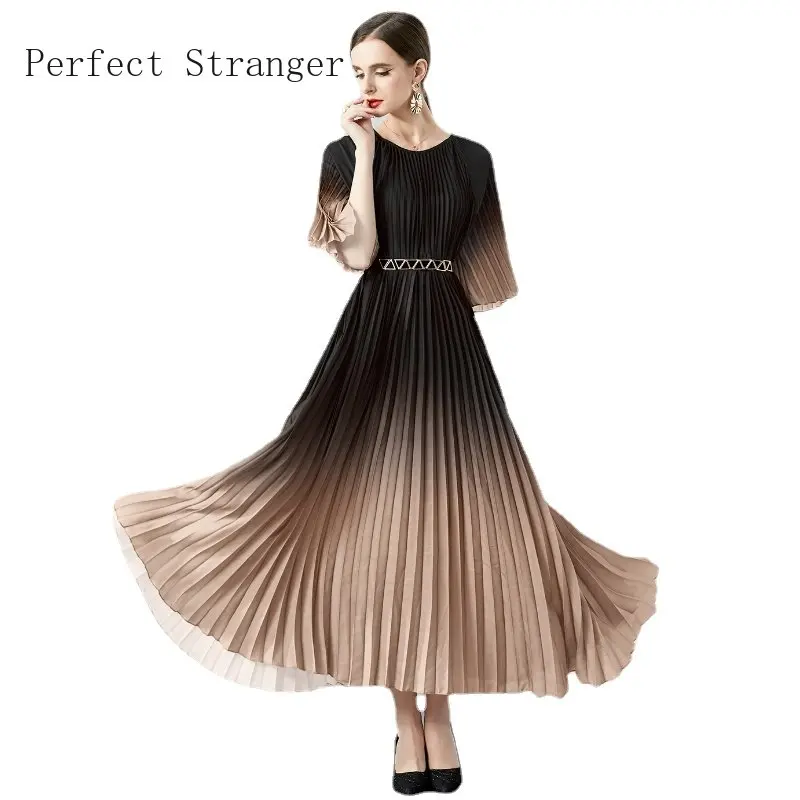 2024 Miyake New Summer Pleated Long Dress Women O-Neck Lace-up Belt Gradient Loose Large Size Vintage Party Party Maxi Dress