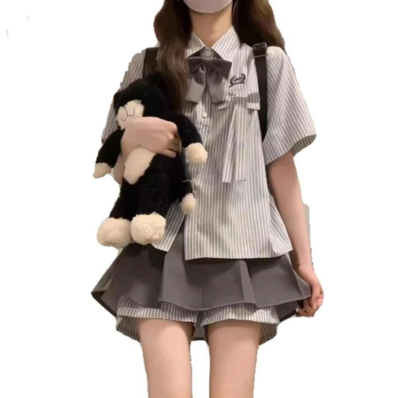 

Новинка 2023 года, летняя униформа JK в корейском студенческом стиле, комплект с короткими юбками, полосатая тонкая рубашка с короткими рукавами, юбка с высокой талией, комплекты из двух предметов