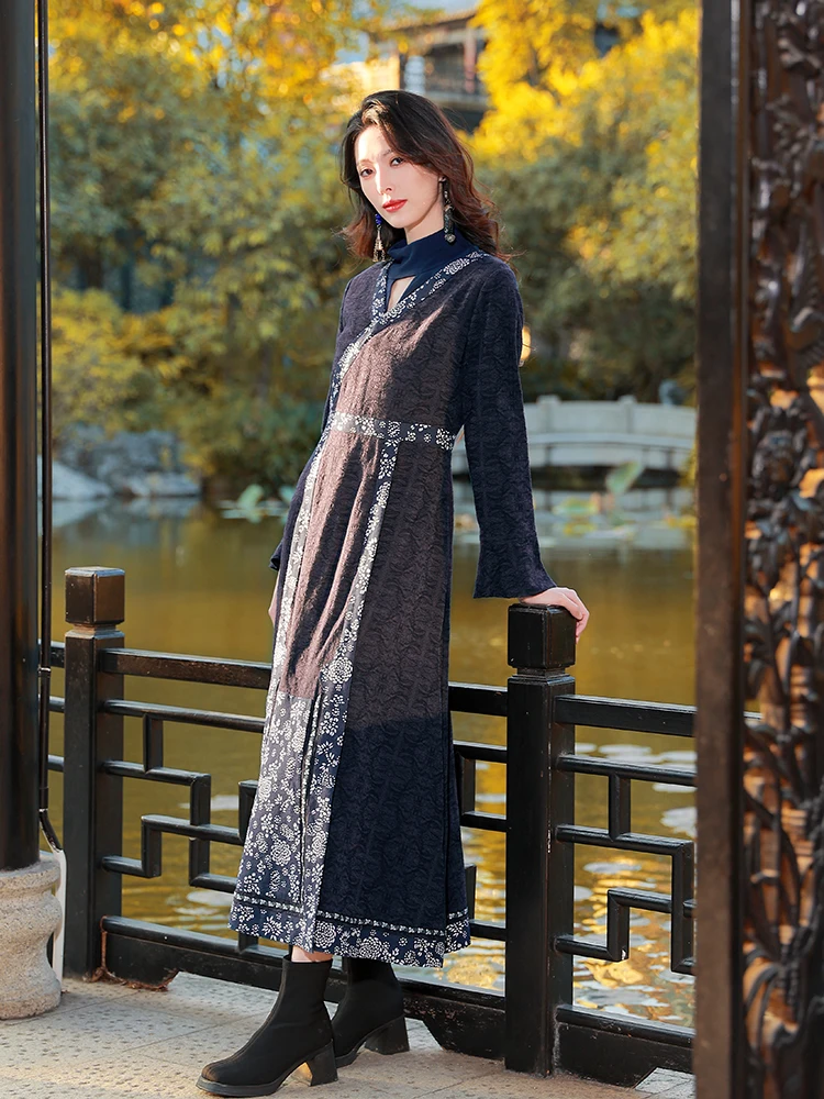 

Оригинальный дизайн Yang Li: Новое китайское платье с длинными рукавами, вышивкой и свободной талией в этническом стиле.