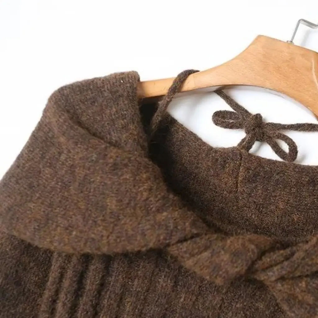 

Women's Off-Shoulder Twisted Neck Long Sleeve Sweater Bell Sleeve Design Autumn Sexy Hot Girl Fashion Top