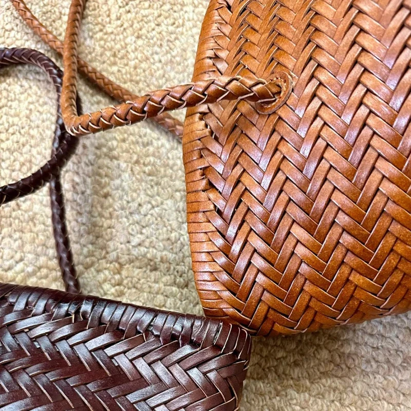 دلو جلدي أصلي عتيقة حقائب اليد المصممة الفاخرة للنساء ومحافظات 2025 جديدة في جلد البقر المنسوج مع كيس كتف الجيب الداخلي الداخلي جودة عالية ًالشحن مجانا وصول الشحن السريع #6