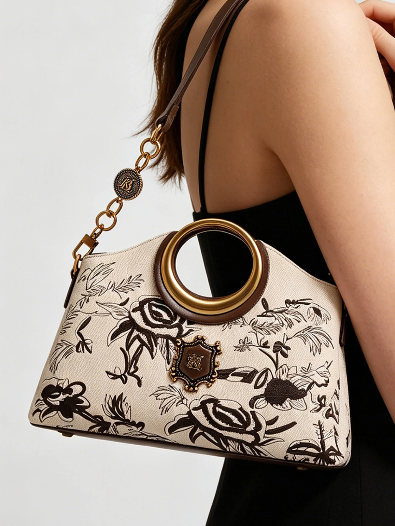 Retro floral embroidery handbag female 2026 new heavy metal ring decoration stereotypes package new Chinese fashion luxury one-s