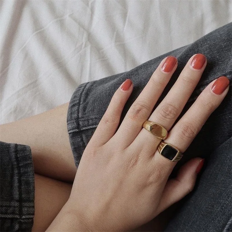 Creative Statement Ring Woman Simple Gold-plated Temperament Stacked with Vintage Titanium Steel Ring