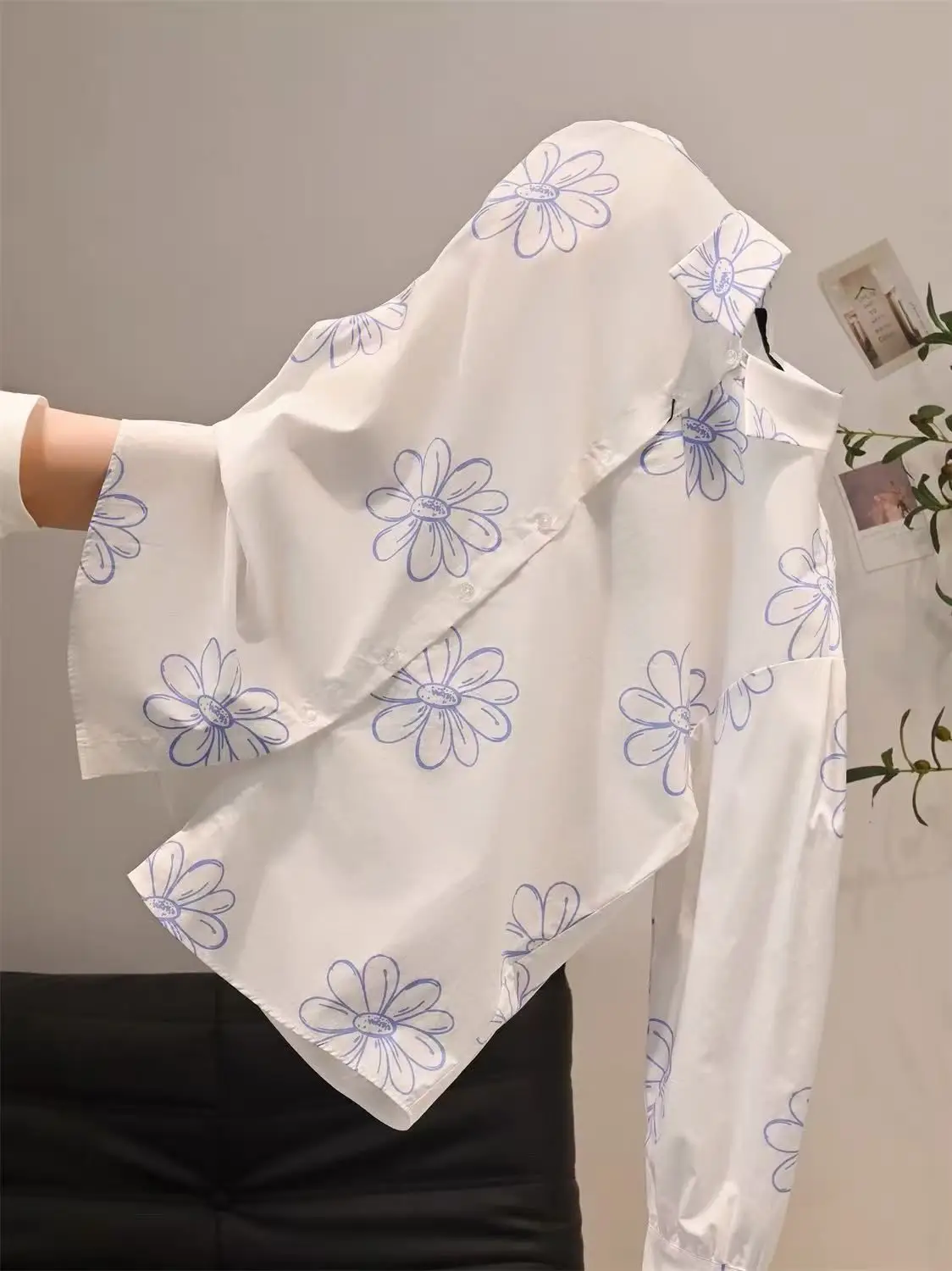 

Korean Style Floral Print Long Sleeve Shirt Jacket Women's Loose Casual Spring Intellectual Fashion White Beautiful Flower Top