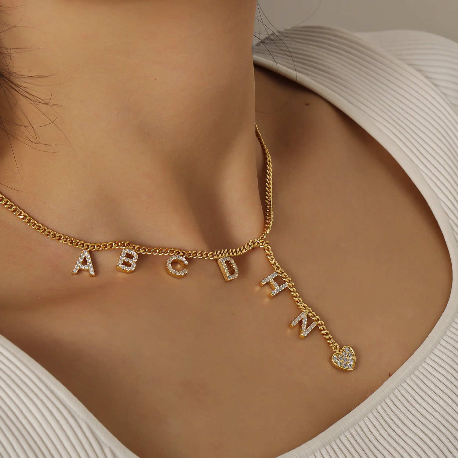 

Ожерелье с бриллиантовой буквой на заказ, кулон в форме сердца, 18-каратное позолоченное нержавеющее сталь, блестящий циркон, индивидуальный роскошный подарок для женщин