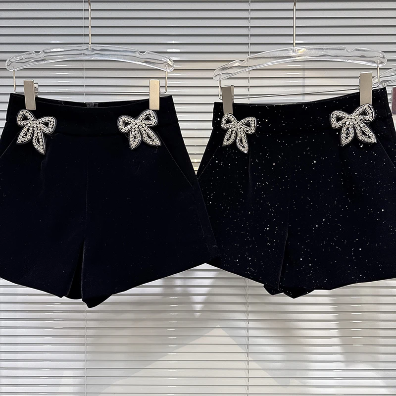 2025 Herfst Winter Nieuwe Franse Stijl Socialite Water Diamant Boog Decoratie Vrouwen Temperament Veelzijdige Fluwelen Shorts