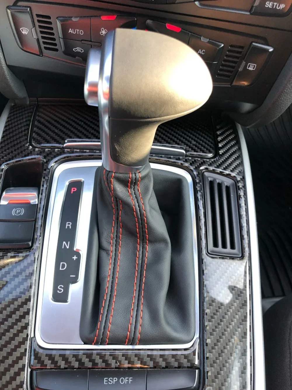 

Автомобильная кожаная хромированная ручка переключения передач для AUDI A6 A7 A3 A4 A5 A6 c6 Q5 2009 2010 2011 2012 2014 4G1 713 139 R