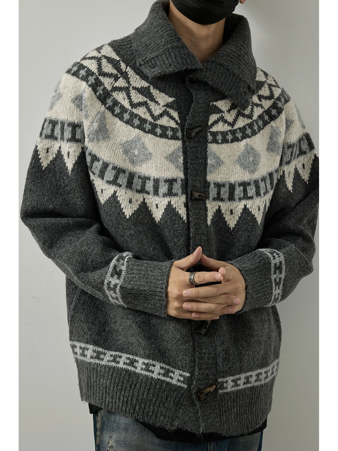 

LH Store American Retro Loose Knitted Cardigan Sweater for Men Casual Long Sve Warmth Ne High Flip Ne Geometry Pattern