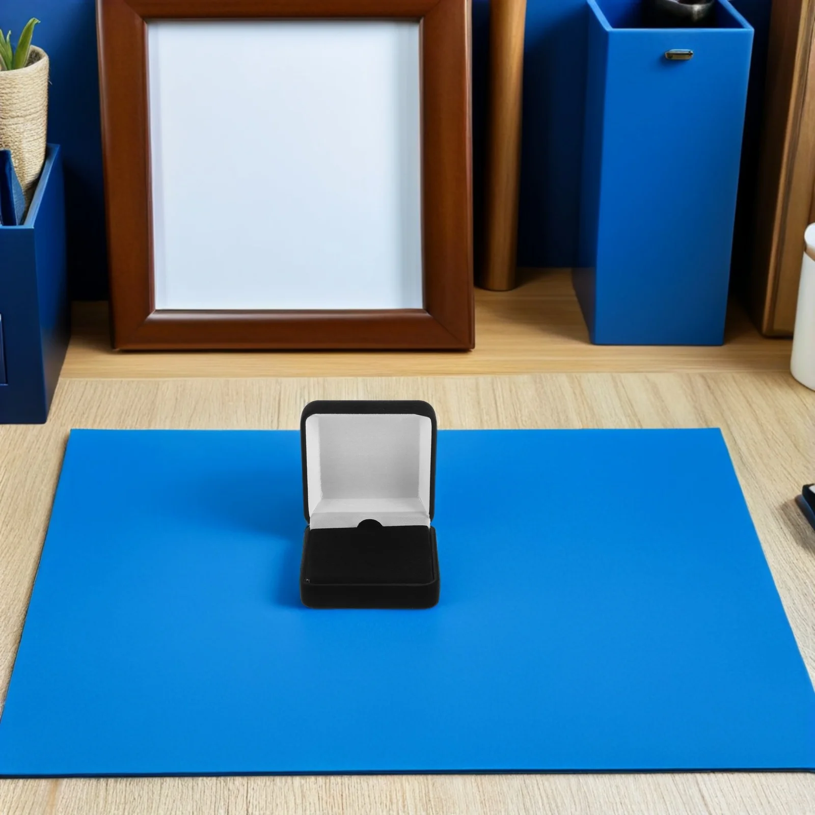 Caja expositor de almacenamiento de medallas, estuche de recuerdo de insignia forrado, resistente a los arañazos para alfileres de solapa, broches, monedas, organizador de premios negro, 2 uds.