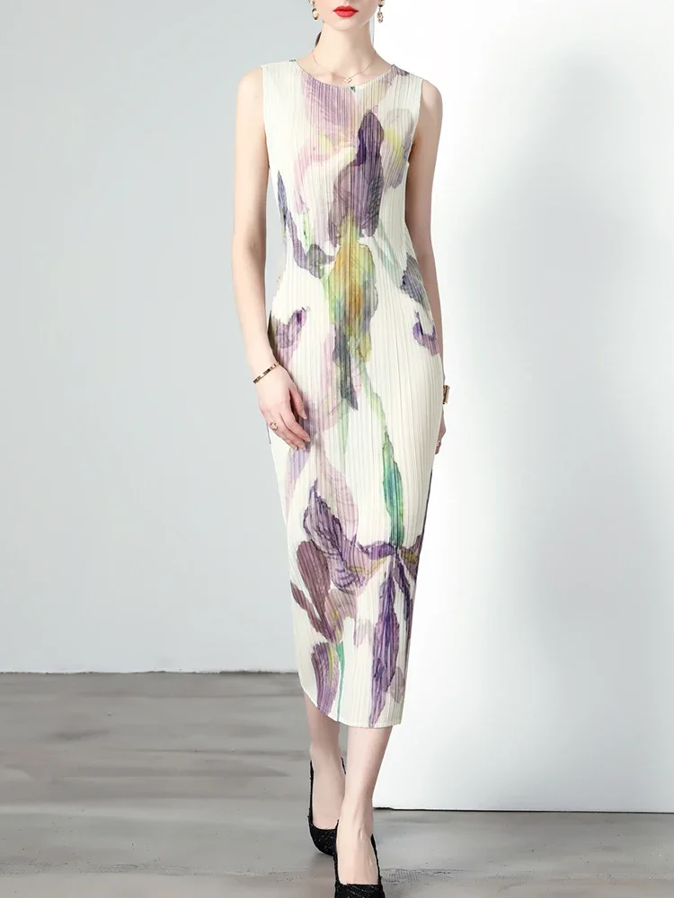 

Women's Pleated Dress Printed Splicing Colour Round Neck Sleeveless Loose Large Size Miyake 2025 Summer Women's New Clothing
