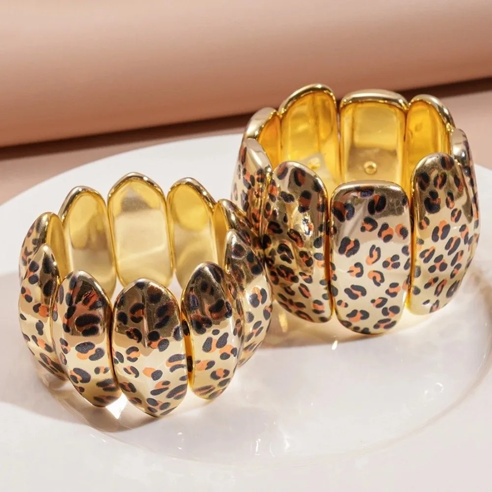 Europe American Style Leopard Print Wide Bangle Fashionable Temperament Leopard Print Cuff Bangles Exaggerated