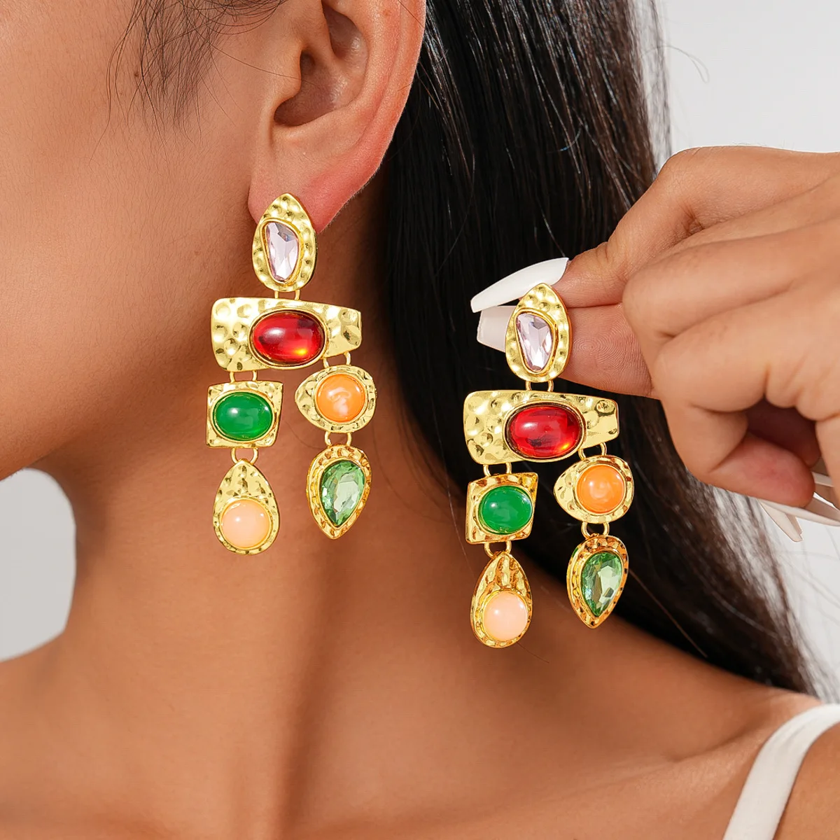 brincos-de-agulha-de-prata-com-gota-de-agua-geometrica-de-resina-com-diamantes-incrustados-brincos-elegantes-e-luxuosos-europeus-e-americanos