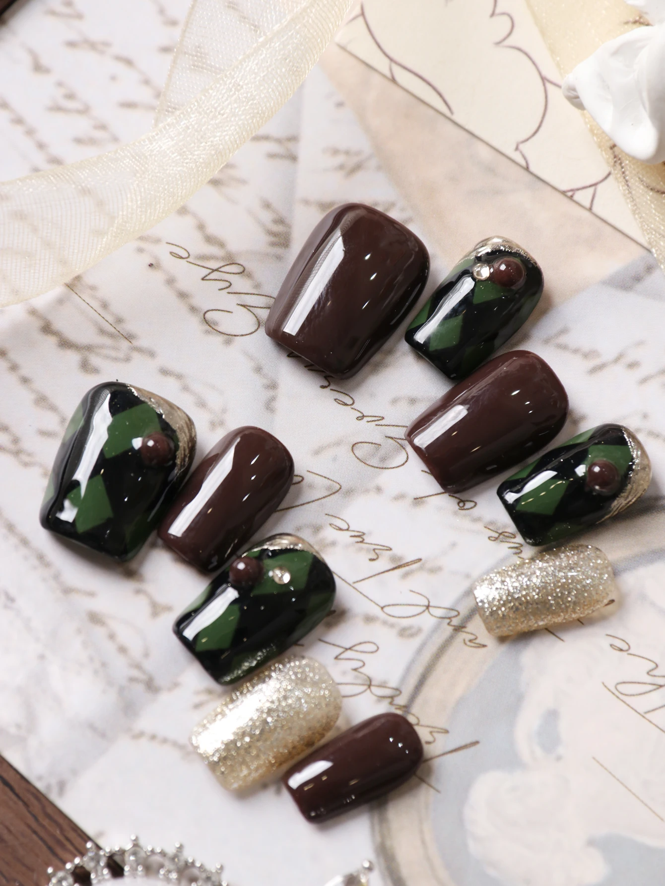 10Pcs Press on Nails Short Black Green Checkerboard Brown Golden Fake Nails Includes 1 Sheet of Adhesive Tabs & 1 Pc Mini File