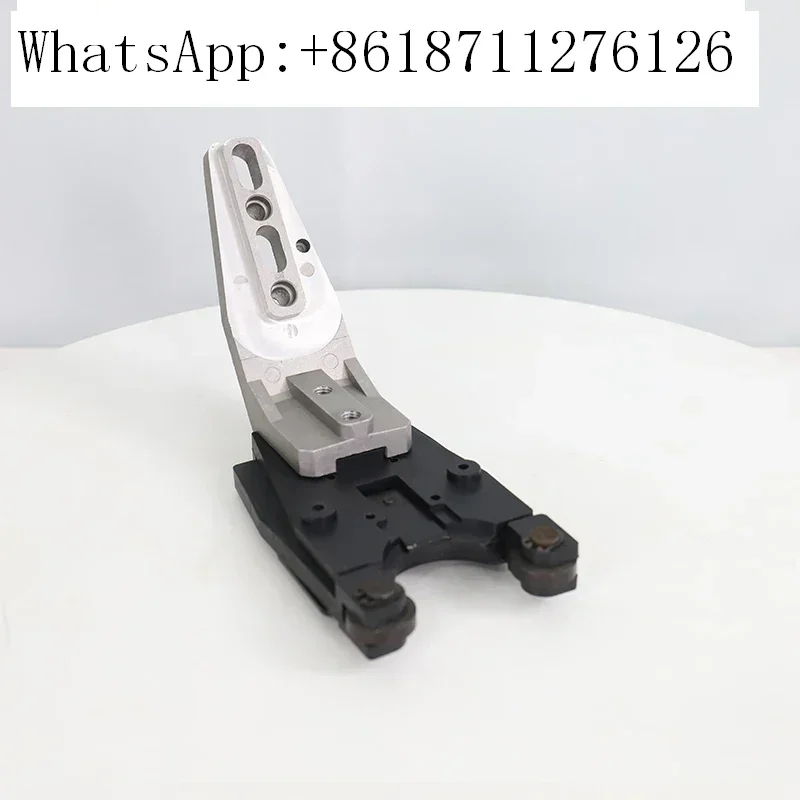 

BT30 tool holder machining center drilling and machine tool claw hat type TC500 tool holder