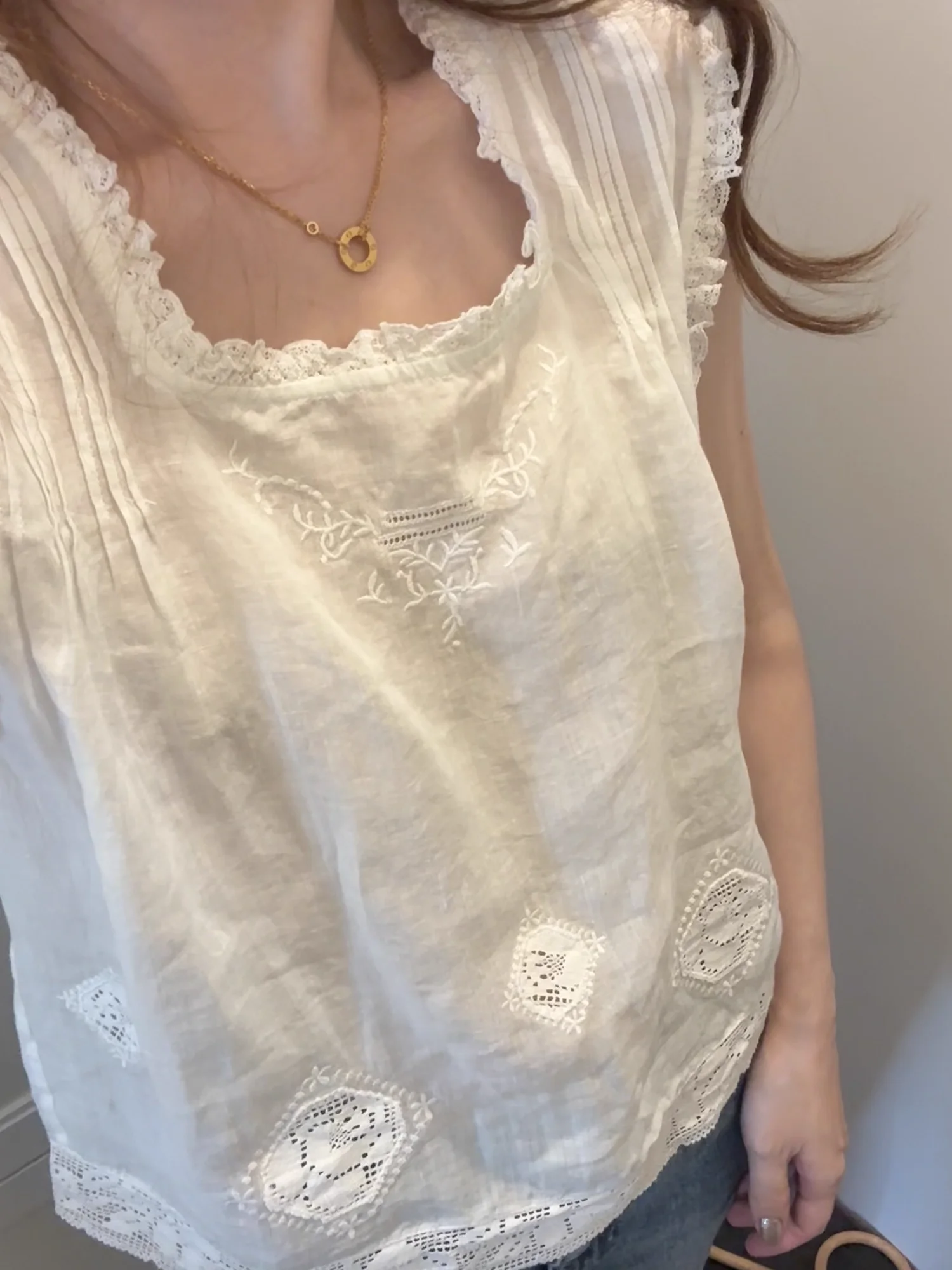 

Women Heavy Embroidery Ramie Vest Ruffles Edge Square Collar Sleeveless Casual Fashion White Tank Tops
