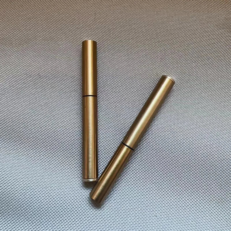 2024 Nuovo Ottone Cherosene Nunchaku Accendino Antivento Mini Retro Mola di Accensione Seleno Senza Fuoco Per Gli Uomini Fumatori Giocattolo Regalo