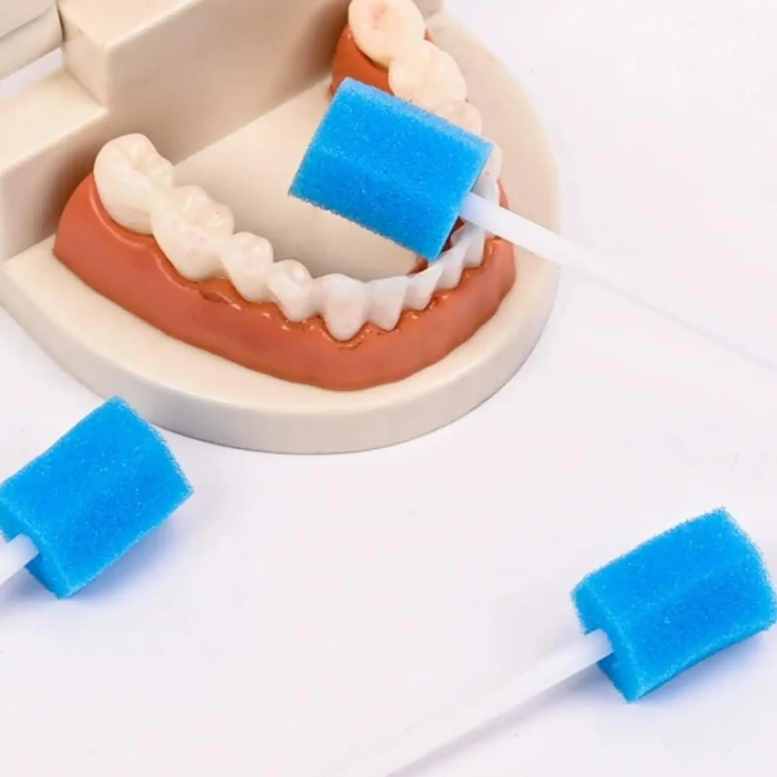 50/100/200Pc Disposable Sponge Stick Oral Swabs Single Use Disinfectant Stick Plum Blossom Cleaning Accessories Dental Materials
