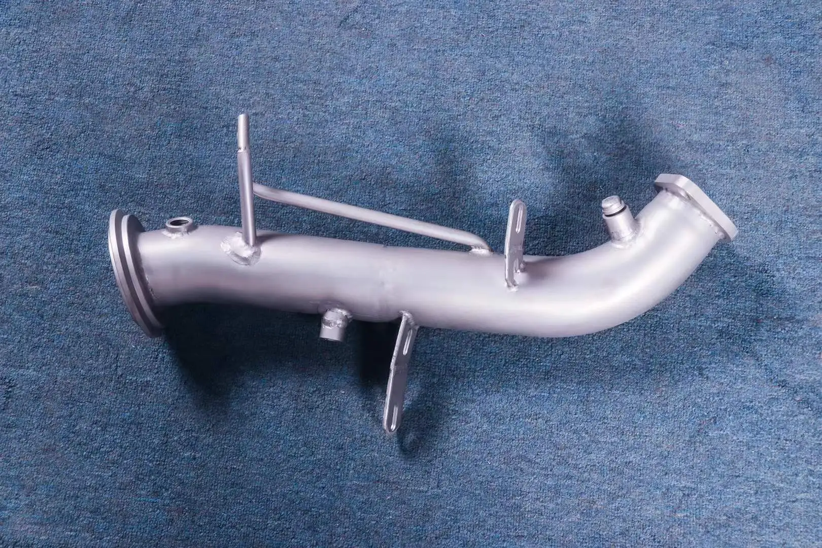 

[Custom product] Suitable for 17-23 Cadillac Ct4 ct5 xt4 xt5 2.0t with or without cat downspout stainless steel performance row