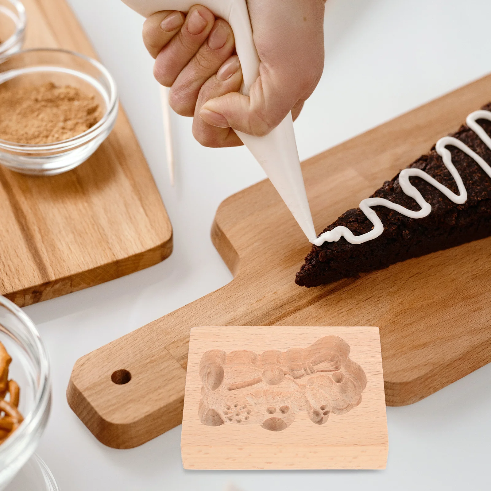 

Beech Wooden Cookie Biscuits Home Baking Supplies Press-on Pastry Mold Type