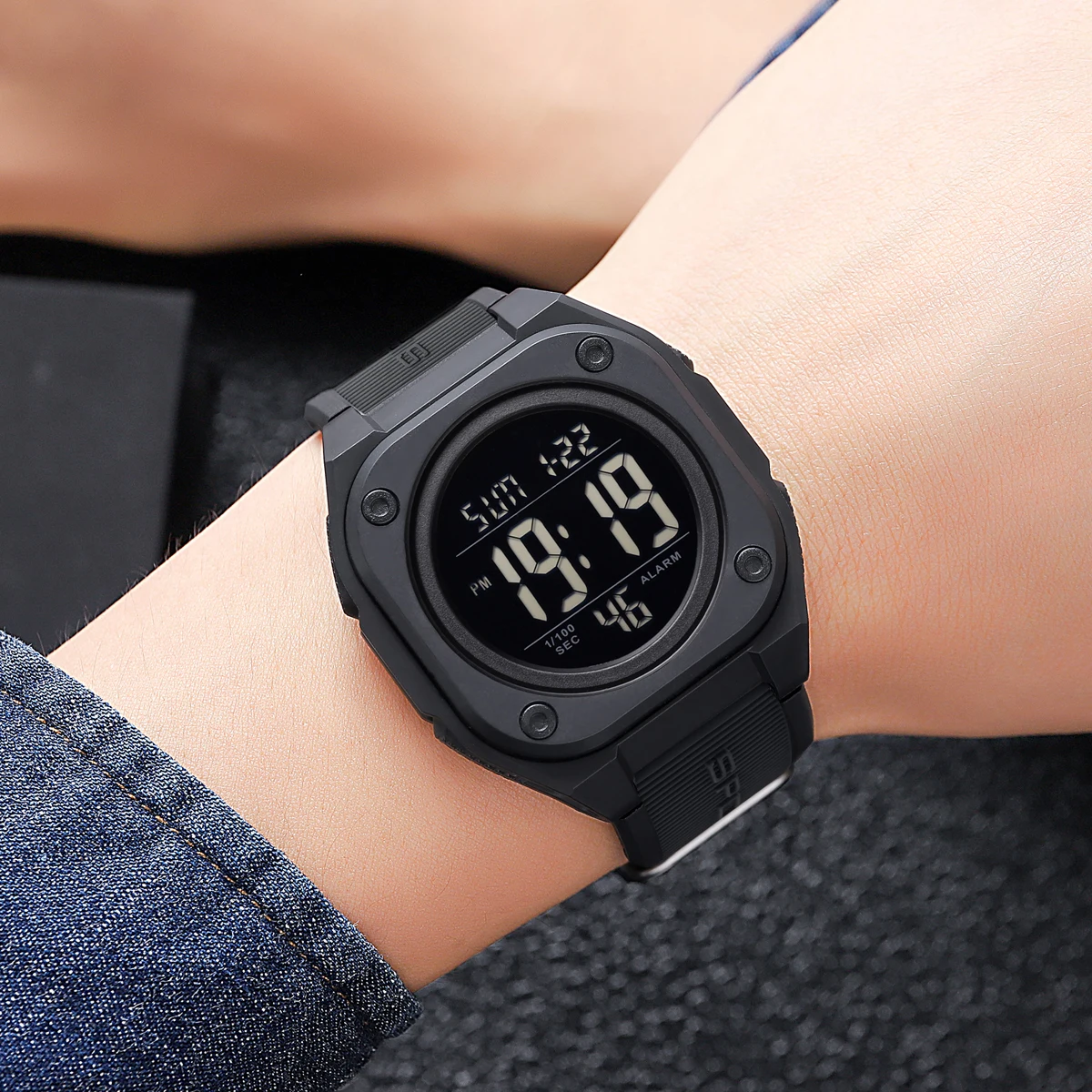 SKMEI Orologio elettronico casual Cronometro Data Settimana 5Bar Orologio da polso impermeabile Conto alla rovescia a luce LED Digitale per uomo Donna Orologi